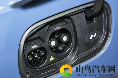 蔚来乐道L60四驱版，续航707km，四驱+无框车门，家用真香！-1