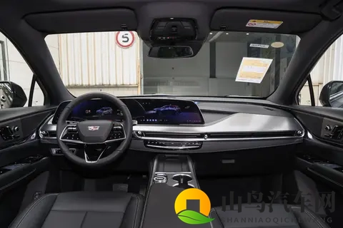 买凯迪拉克 XT5 看这篇:家用选大都会,复杂路况选四驱-3