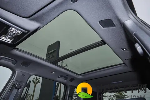 方程豹钛7:1300km超长续航+1880L魔术空间,解决带娃出行难题!-3