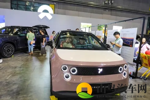 蔚来 “小老弟” 闯欧洲！萤火虫批量出海，从 MINI_Smart 手里抢蛋糕-1