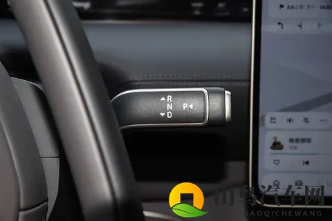 别只盯着宝马7系！这款国产豪车更合适，价格亲民，配置拉满-1