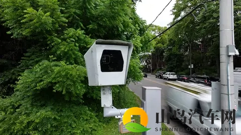 加拿大安大略省全面拆除测速摄像头,省长怒批是“敛财工具”-1
