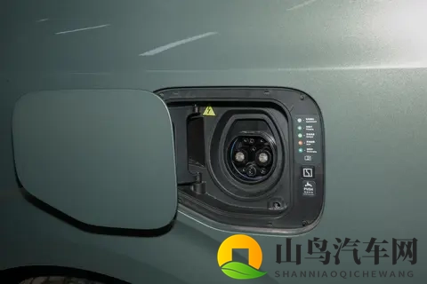 50万买极氪009,还是埃尔法?开完才知道,什么叫降维打击-2