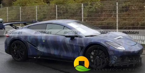 不是概念车！腾势Z敞篷跑车实车上路，方向盘折叠震撼全场！-2