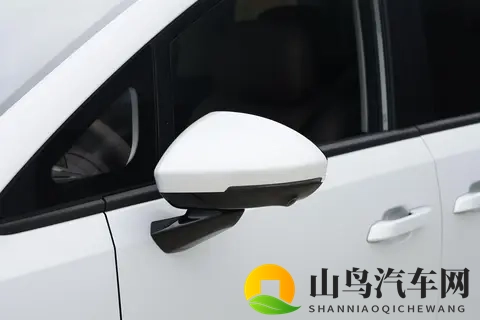 家用MPV的务实之选：深度体验五菱星光730 2025款舒适型-3