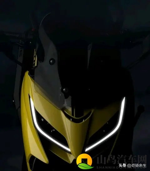 升仕552G亮相米兰，双缸链条传动+满配电控，性能对标TMAX！-3