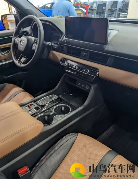 15万预算买燃油车，就看这三款，开十年还能卖5万-3