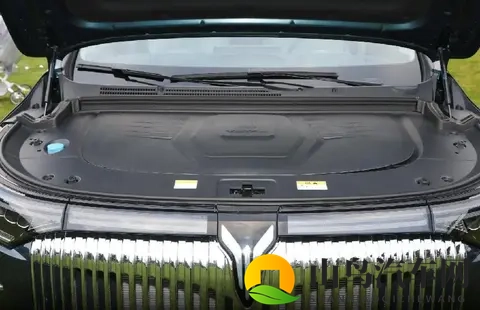 26款岚图梦想家上市即热销,乾崑ADS+59秒破百,纯电续航达350km-1