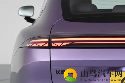 深蓝L06正式发起预售，超跑级悬架+全系激光雷达，适合年轻人？-1