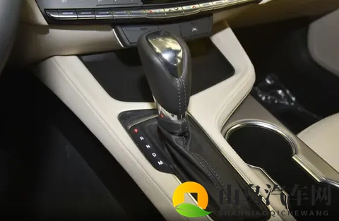 设计老套配置过时，凯迪拉克CT4能坚守多久，四款配置怎么选合适-2