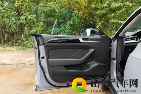 大众CC猎装车,提供两种动力可选,哪款更值得买?-1