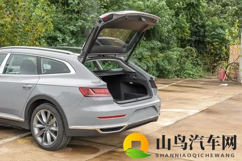 大众CC猎装车,提供两种动力可选,哪款更值得买?-2