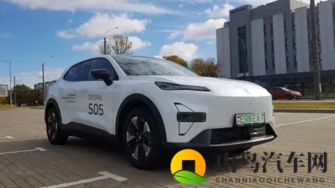 外媒试驾深蓝S05:为何这款中国电动车在白俄罗斯被疯抢?-3