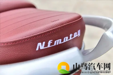 比150踏板还要便宜的250平踏板，该有的豪华配置却一样不少-2