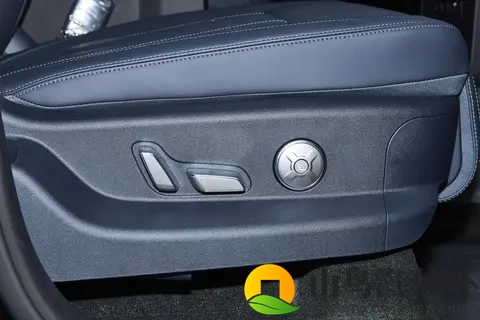 方程豹钛 7：20 万级 SUV 新选择，硬派颜值 + 智能内核竟能两全？-3