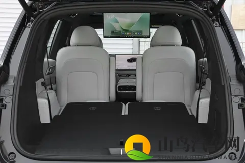 大型SUV怎么选?深蓝S09与领克900对比,谁更适合家用-2