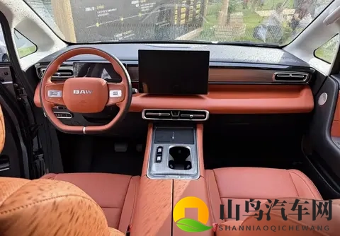 北汽制造锐胜 M8 中大型 MPV 将于 11 月 5 日预售-3