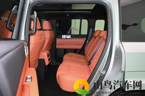 方程豹钛7实测:家庭出行“空间魔术师”,解决家庭用车痛点-3