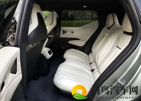 火影忍者成人动漫：《忍者世界，青春激斗，成人视角呈现》-1