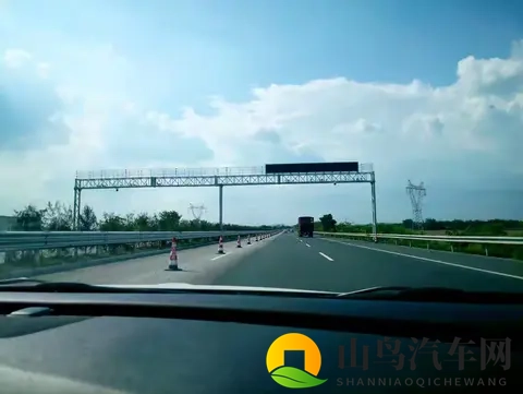 一位12年老司机的忠言：跑高速，牢记这4条铁律，关乎你的安全！-2