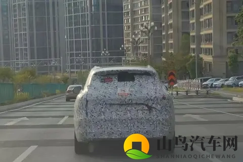 问界M6谍照曝光,鸿蒙智行添新将!预计2026年上市-2