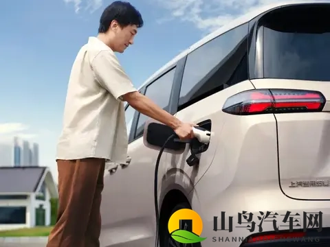 73万起，三种动力可选，五菱星光730把MPV价格“打”下来了！-2