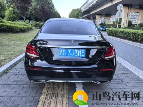 205万拿下20款奔驰E300L，一手豪华行政座驾，商务家用皆宜-1