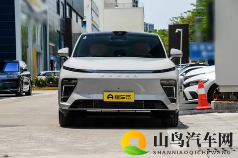 唠唠2025 款星途星纪元 ET：20 来万的车，居然有百万级配置？​-3