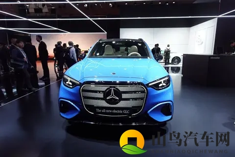 奔驰全新GLC纯电版实车实拍，这前脸确实很老钱-1