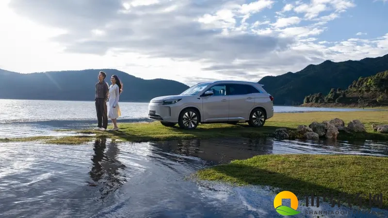 入门即满配,第三代蓝电E5 PLUS限时11.98万元-1