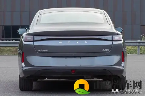 比亚迪秦L vs 长安启源A05：10万级插混家轿，谁才是性价比之王？-3