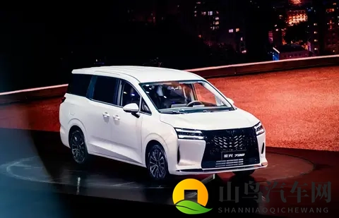 五菱星光730正式上市，配置与价格解析-2