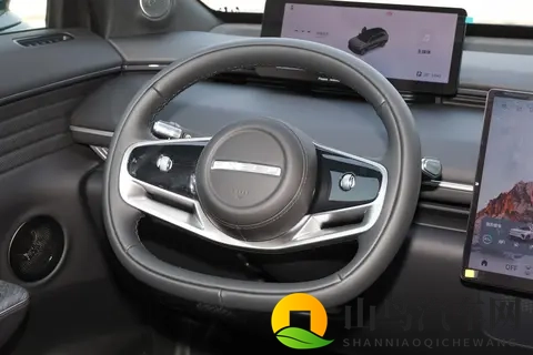 限时置换补贴1万，配雪豹四驱+飞鱼底盘20，2025款星纪元ET香吗?-1