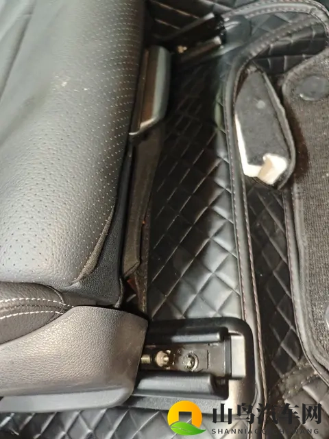 18万多拿下奔驰GLC，18年一手车，家用代步香不香？-3