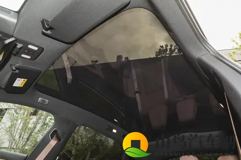 【网通社快报】奇瑞风云X3L天门山挑战意外溜坡 奇瑞致歉并承诺赔偿-1