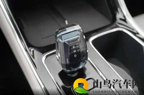 限时先享价689万起，全新帝豪即将上市，水晶挡把你敢信？-2