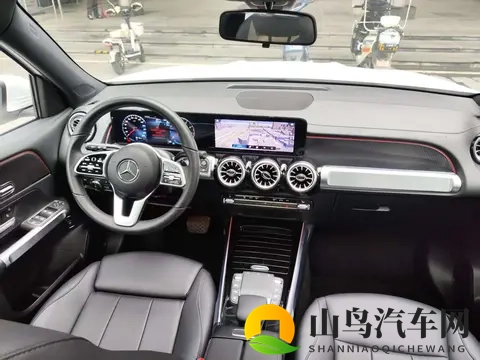 18万多拿下准新奔驰GLB，家用代步好选择？-3