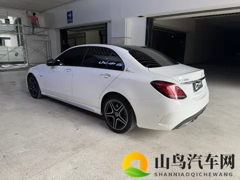 一手准新奔驰C级，5万公里，1899万体验豪华！-3