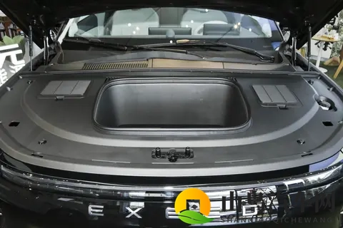 告别续航焦虑!星纪元ET用1615km续航和445%热效率说服了我-1