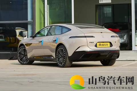 豪华中大型车备选清单必看:阿维塔12 2026款四激光版深度解析-1