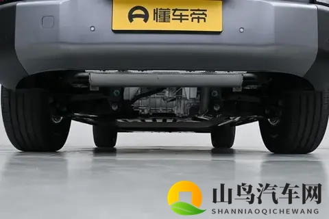 方程豹钛7：科技大空间SUV，全家出行皆能尽享舒适体验-1