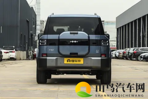 “可城可野”的方盒子SUV,带有车载冰箱,比亚迪钛7产品力如何?-3