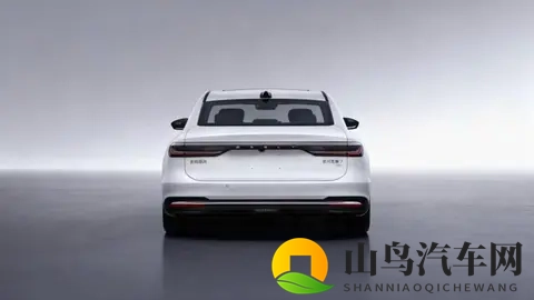 吉利银河星耀7亮相，插混轿车续航达165公里-1