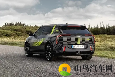 纯电小钢炮没灵魂？起亚EV4 GT：400马力+手动模拟挡，干翻高尔夫R-2