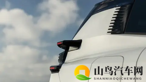 采用全新设计理念，全新雪铁龙C5 Aircross实车图曝光-1