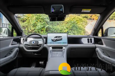 试驾腾势N8L：6座布局+20T插混，家用就选它了！-3