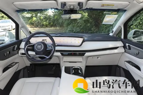 2025 款别克 GL8：插混续航 + 智能座舱，MPV 标杆藏着这些惊喜-1