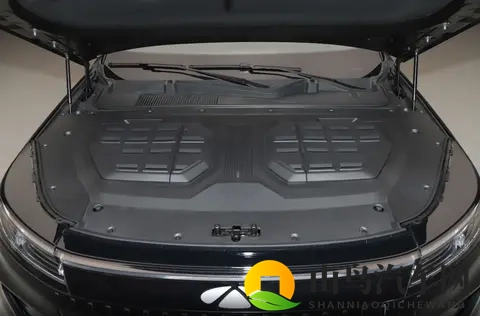 大型SUV掀起新竞争，风云T11对比深蓝S09，谁才是家用优选？-2