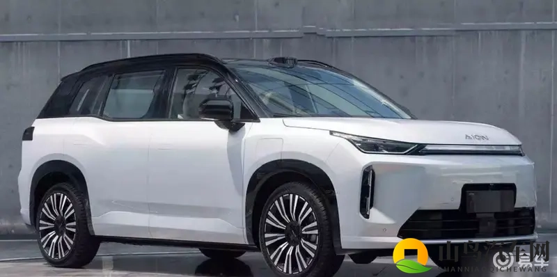 埃安i60对比零跑C10，谁更能拓展你的生活半径？-1