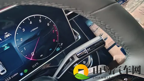 一手准新“行政座驾”！25款奔驰E300L，8千公里，气场不输S级-1